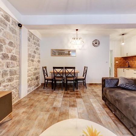 Happy Home Apartments コトル エクステリア 写真